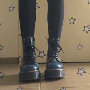 Size US 10 platform Dr. Martens boots in blue